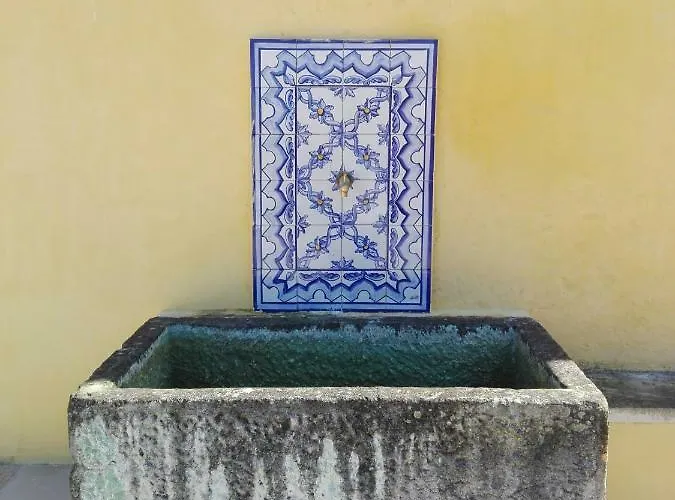 Quinta Dos Capuchos Casa Da Adega * אלקובאקה